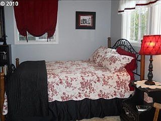 2nd image of 4020 Blanchet Ave NE