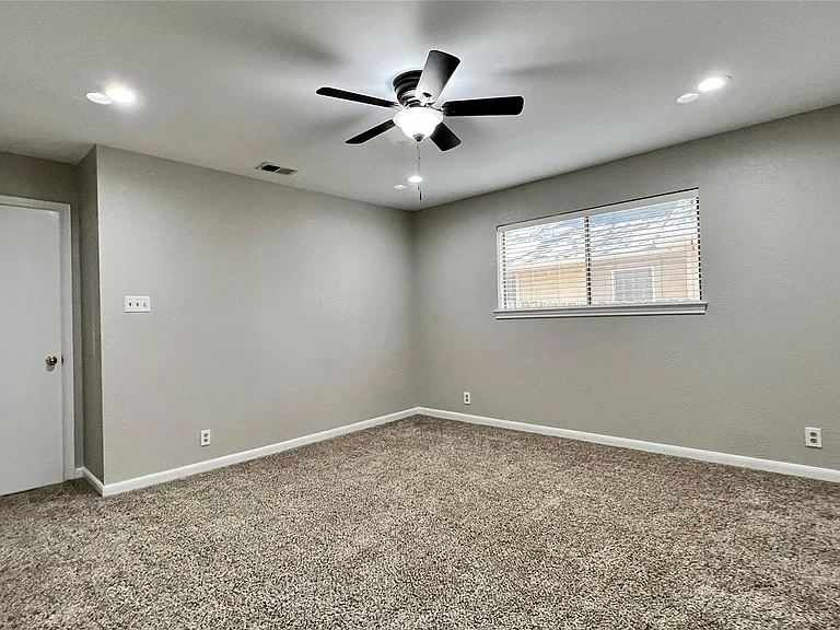 5837 Secrest Dr — Photo 10