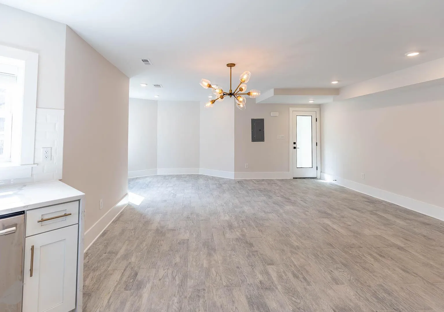 2 bed, 1.5 bath, 2170 sqft, $2,595 — Photo 4