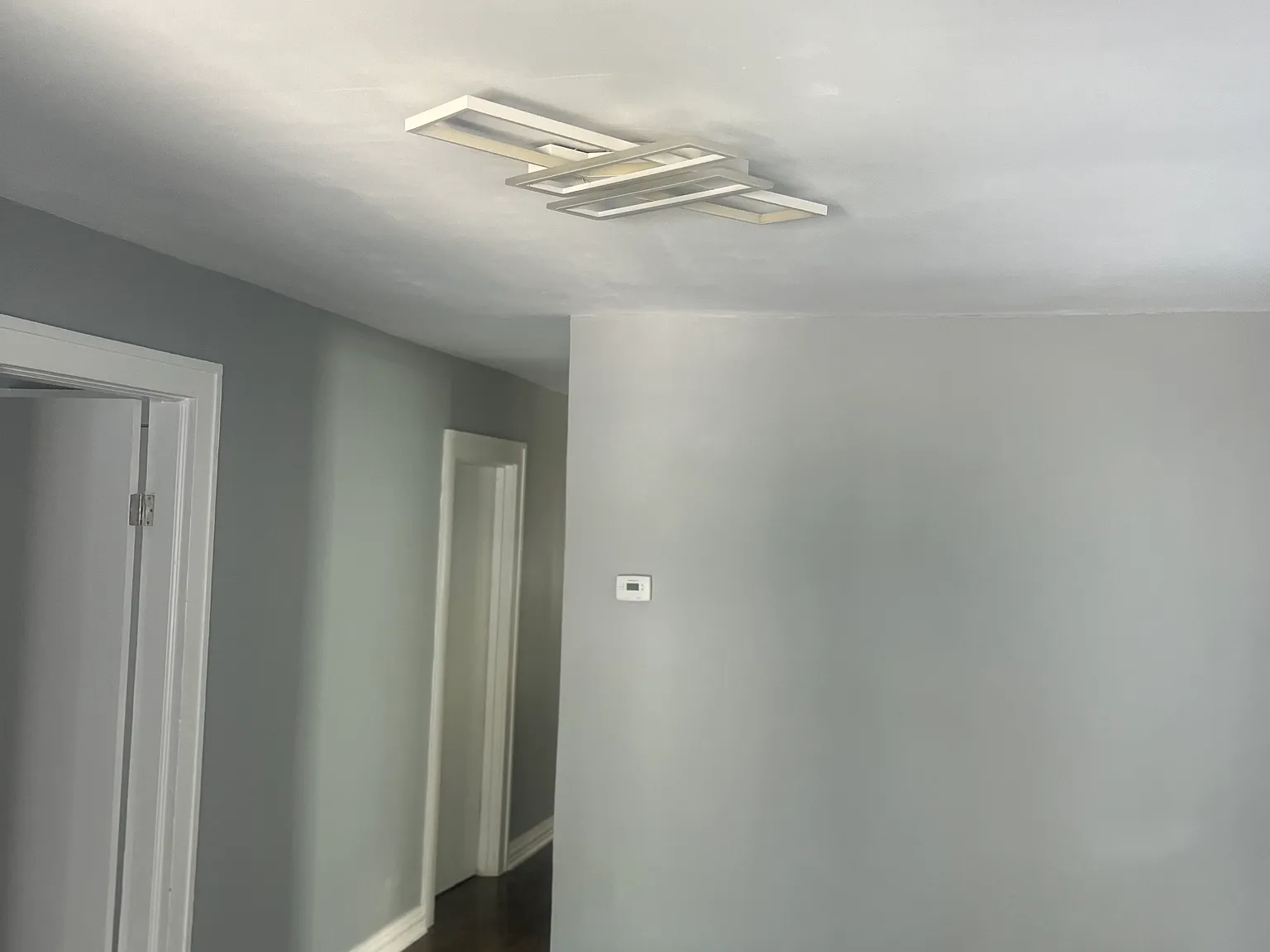 3 bed, 900 sqft, $1,600 — Photo 1
