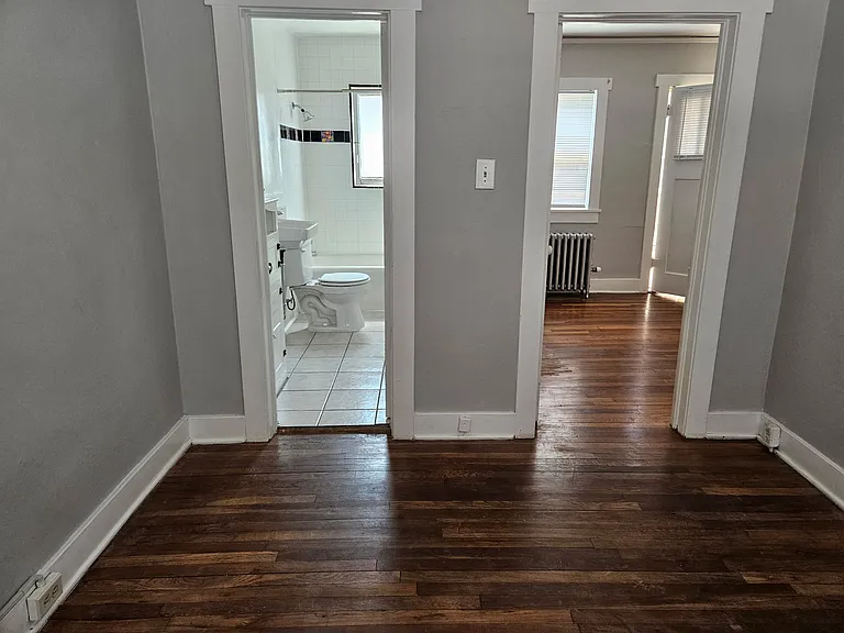 323 11th St NW #7 — Photo 5