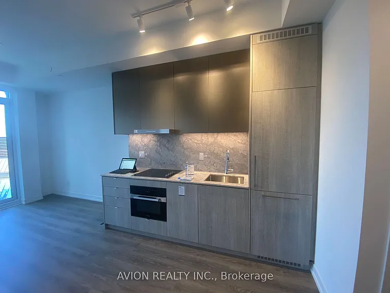 771 Yonge St #1205 — Photo 3