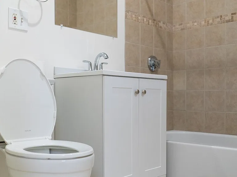 22 Ashford St #22 — Photo 13
