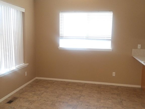 5th image of 2794 Linda Cir