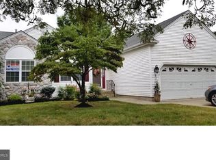 15 Ashley Dr, Delran, NJ 08075