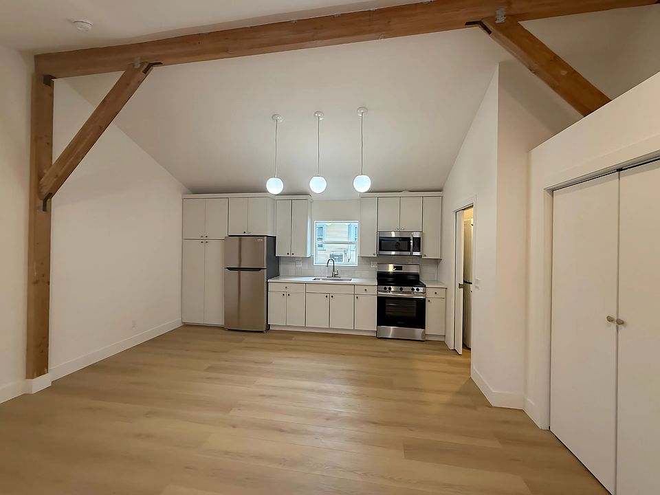 1st image of 3115 1/2 Brighton Ave