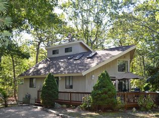 272 Greenwood Ave, Tisbury, MA 02568