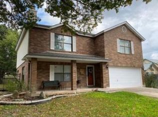 115 Country Ln, Castroville, TX 78009