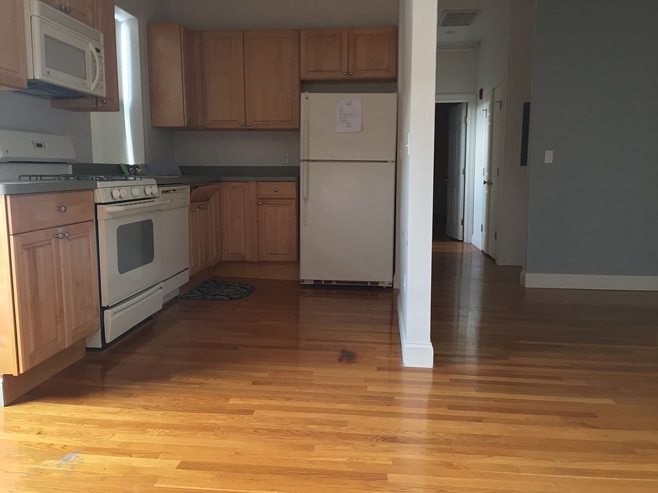 1st image of 116 W Pearl St APT 3D