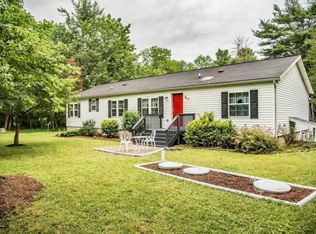 15 Newton Run Dr, East Stroudsburg, PA 18302