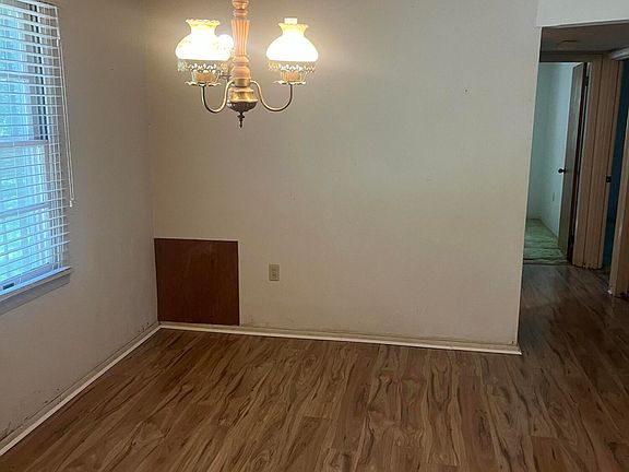 3rd image of 2842 Teresa Dr