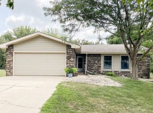 309 E Sunnybrook Dr, Sioux Falls, SD 57105