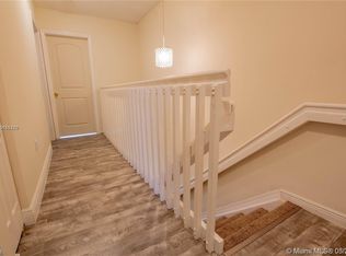 16622 NW 71st Ave, Miami Lakes, FL 33014