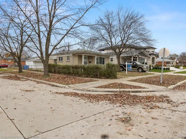 6103 Robindale Ave, Dearborn Heights, MI 48127