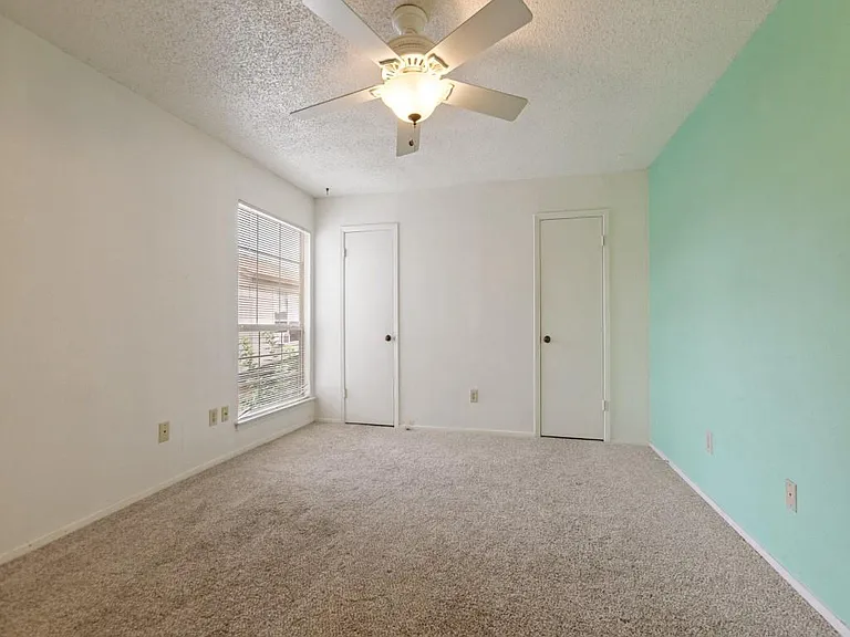 2929 Pegasus Dr — Photo 10