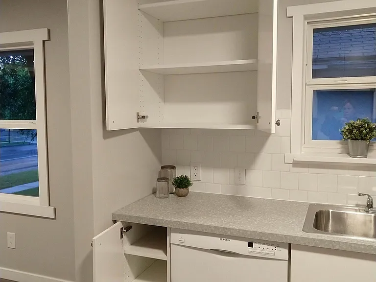 433 E Center St — Photo 15