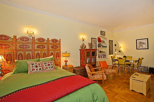 Sold by Avenue Sotheby's International Realty | media 25