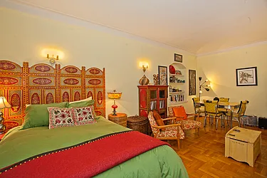 Sold by Avenue Sotheby's International Realty