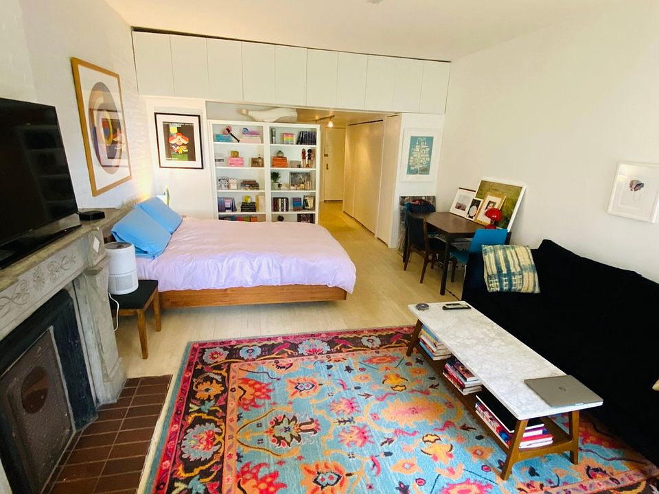 1st image of 455 W 43rd St APT 4B