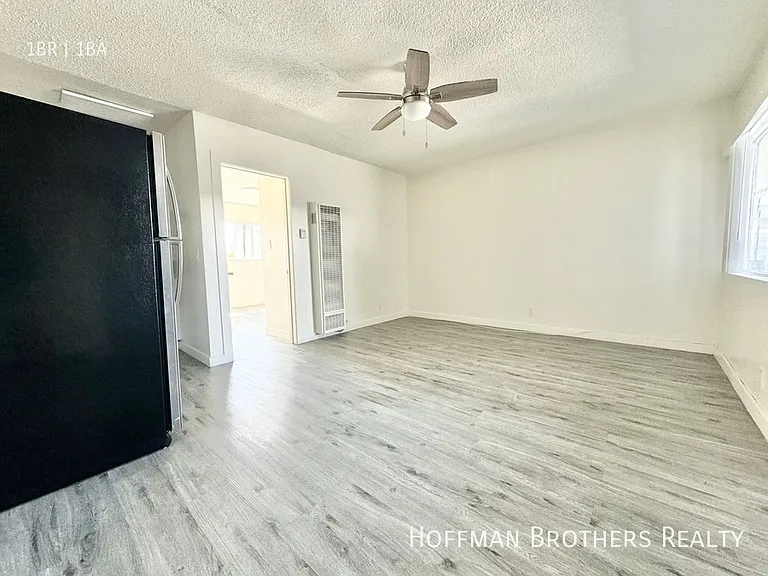 8701 S Figueroa St #203 — Photo 6