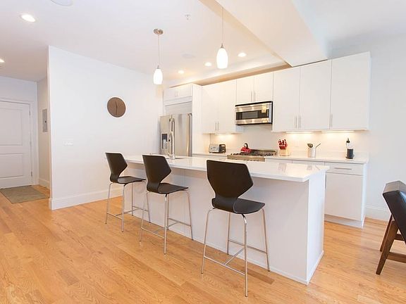 2nd image of 111 B St #6
