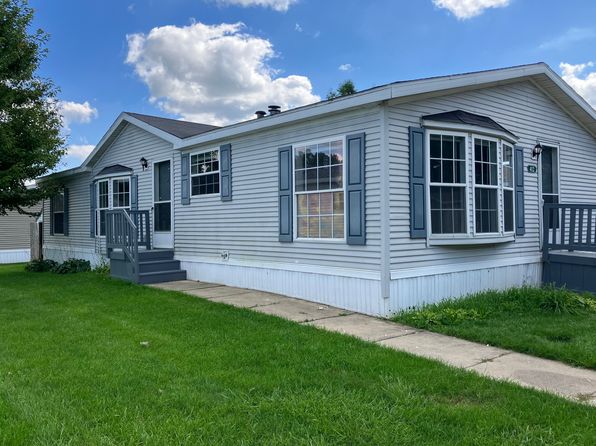 412 N Hidden Ridge Rd, Morrice, MI 48857