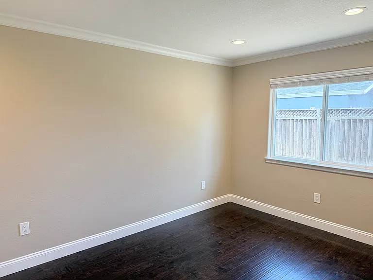 1532 Santa Monica Ave — Photo 11