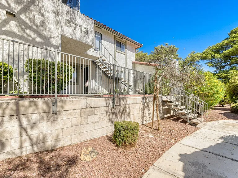 6713 W Charleston Blvd #4 — Photo 2