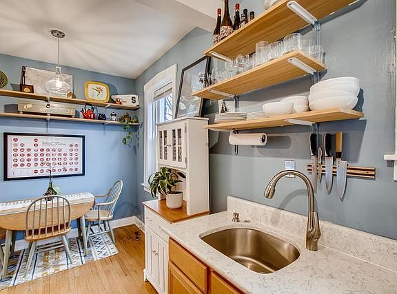 5th image of 3555 N Oakley Ave #2