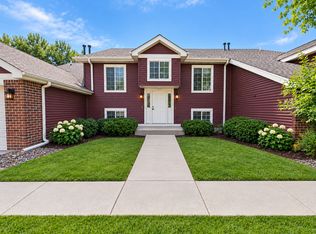 13477 Winchester Pl #10LR, Eden Prairie, MN 55344