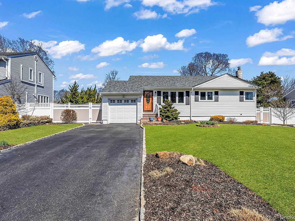 1st image of 7 Gedney Avenue