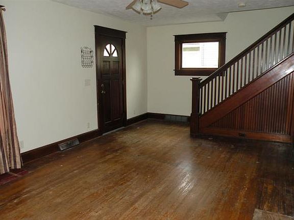 4th image of 90 Bernice St
