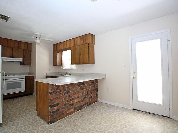 3rd image of 54 Mary Esther Dr