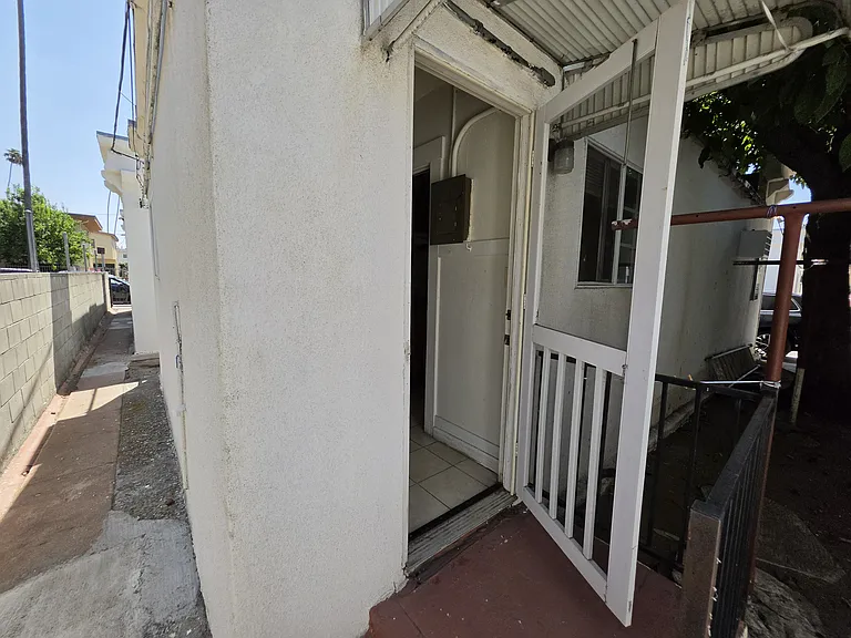 1639 N Kingsley Dr — Photo 11