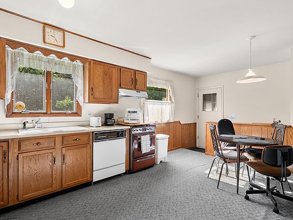 5th image of 5943 S 6th St