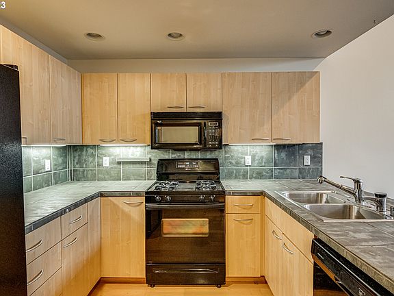 3rd image of 400 W 8th St Unit 406