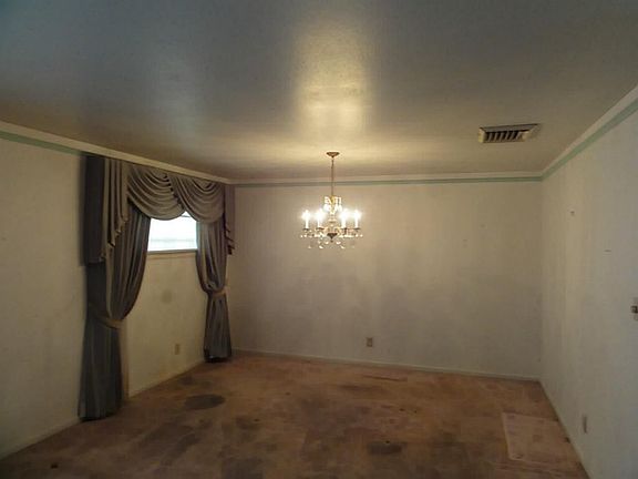 3rd image of 7907 Montglen Dr