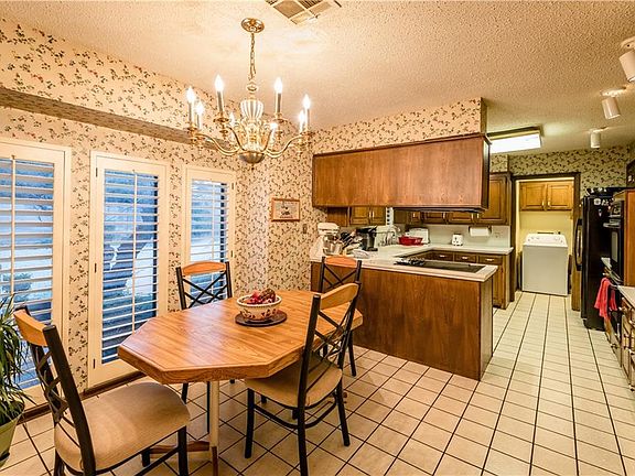 5th image of 1210 Walters Way