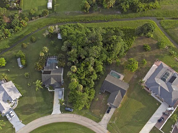 4th image of 3416 SW Catskill Dr