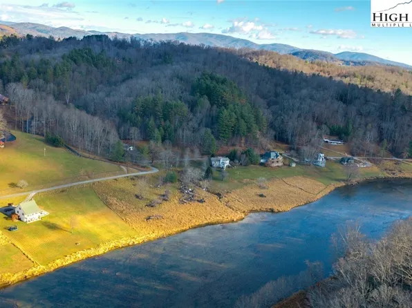 7 Legra Road, Grassy Creek, NC 28631