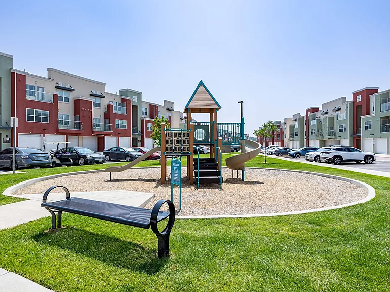 Enchanted Springs Apartments — Photo 9