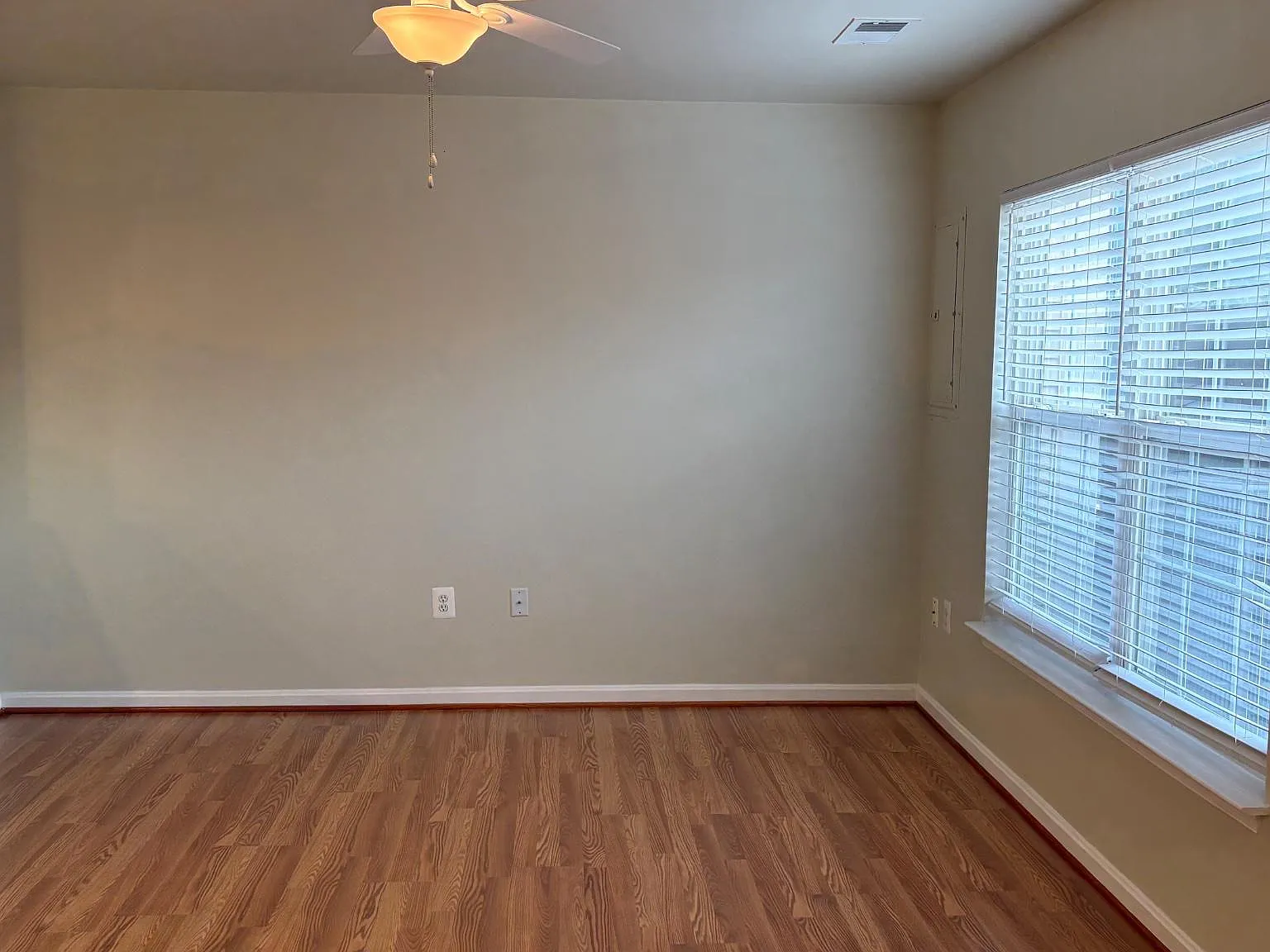 3 bed, 2.5 bath, 1584 sqft, $2,650 — Photo 4