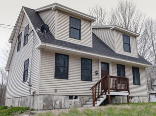 79 Pleasant St, Springvale, ME 04083