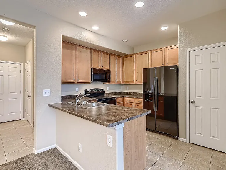 140 Jackson Dr — Photo 6