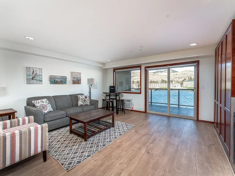322 W Woodin Ave #636-1 — Photo 5