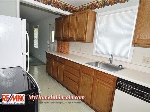 5th image of 3140 Touzalin Ave