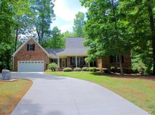 2934 Lowell Dr, Burlington, NC 27217