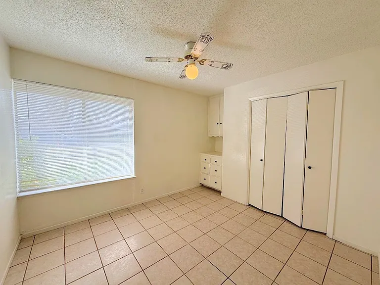 455 Columbia Ave — Photo 10
