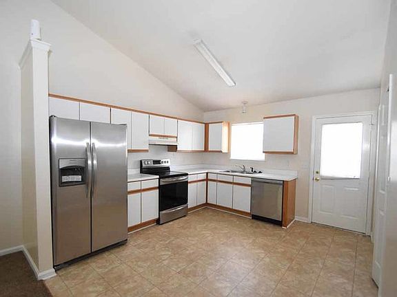 4th image of 1809 Summerhaven Dr #B