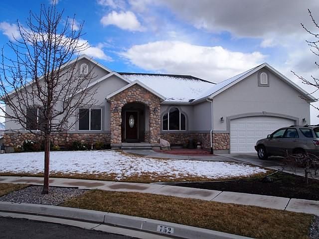 1st image of 752 N Badger Ln